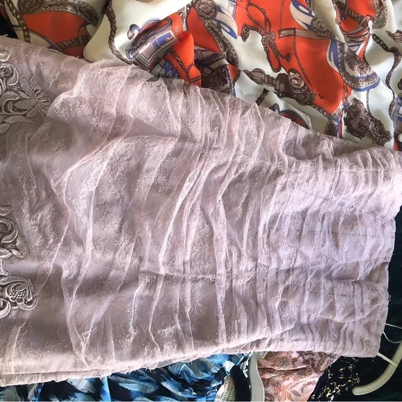 Elegant Lace Strapless Dress - Picture 2 of 3